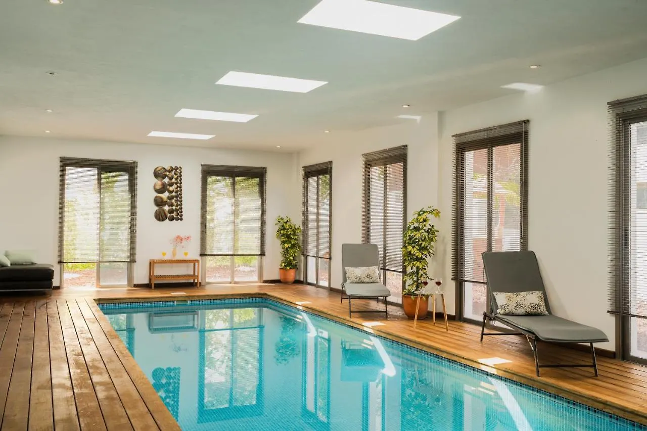 Villa Laurisilva contacts